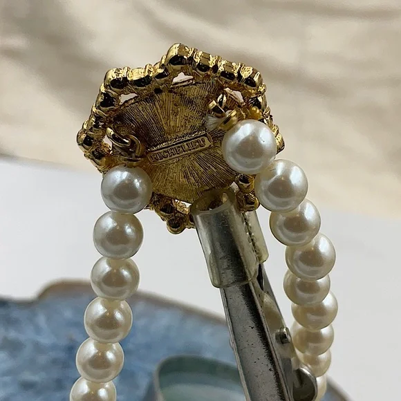 Vtg. Richelieu 16” White Pearl Necklace W2” Ext. With Pearl Heart Center - Picture 6 of 7